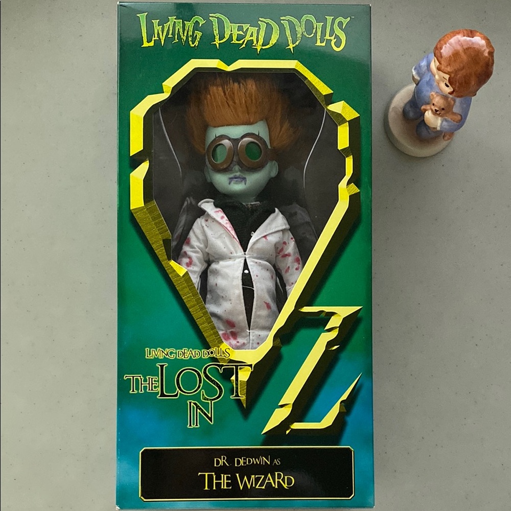 Living Dead Dolls Lost in Dr. Dedwin as The Wizard